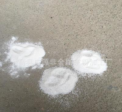 批發純白圓粒石英砂與石英粉 人造草坪專用橡膠顆粒的規格、價格與廠家全解析